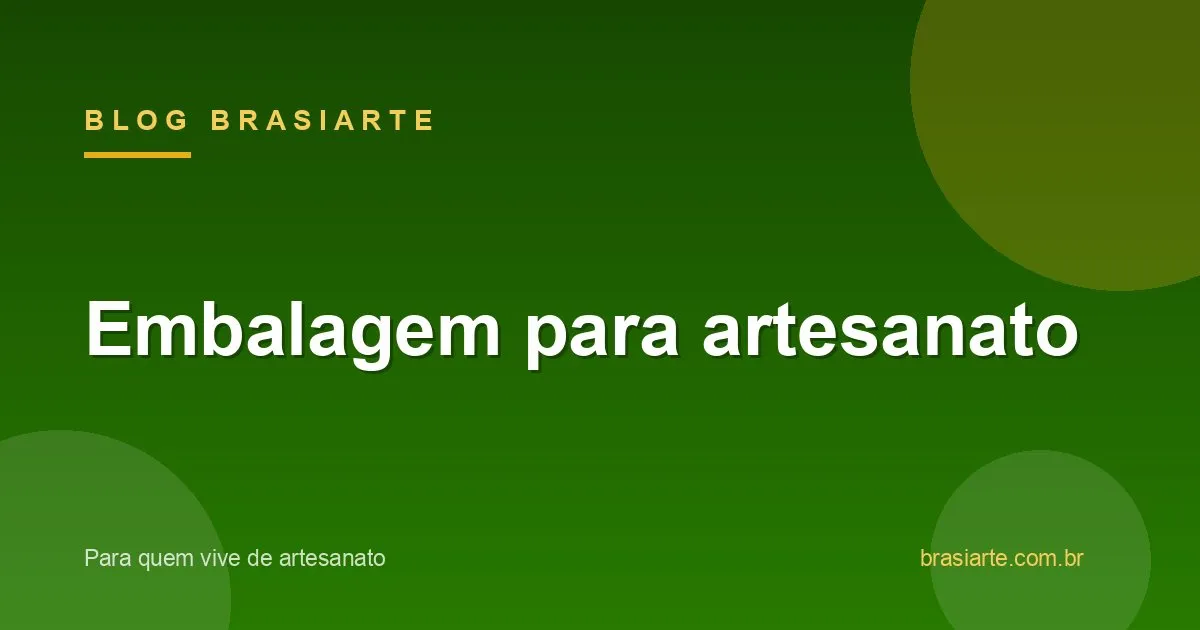 Caixa de papelão com peça artesanal embalada em papel de seda