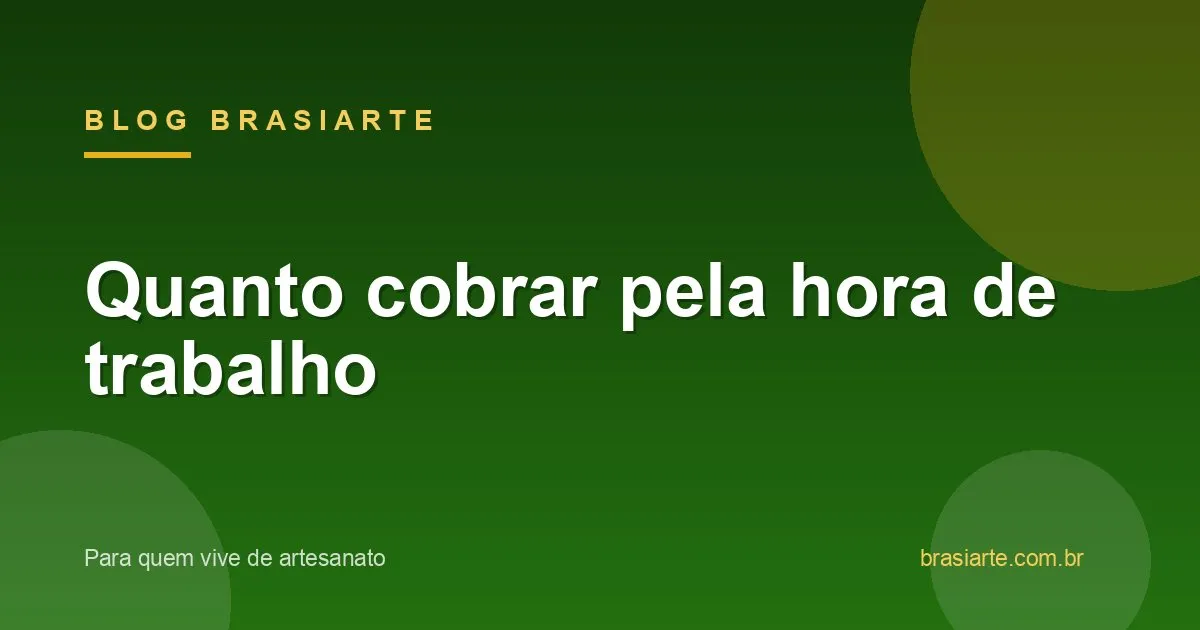 Artesã cronometrando o tempo de produção de uma peça