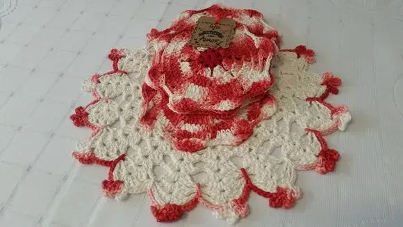 Porta Jarra e Copos Mescla Vermelha 7pçs - artesanato de Mari Crochê feito com carinho!