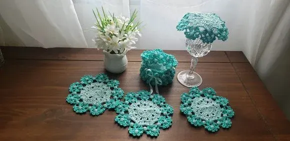 Cestinha + Cobre Taça e Descanso Taça em Crochê Verde - artesanato de Mari Crochê feito com carinho!