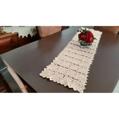 Caminho de Mesa em Crochê -1,25 cm x 30 cm - artesanato de Mari Crochê feito com carinho!