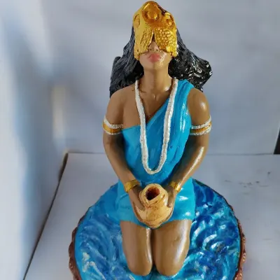 Iemanjá sentada gesso 25 cm - artesanato de Ateliê Silmara Boni