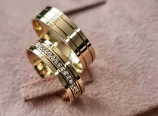 Par Alianças de Noivado Moeda Antiga 6mm + Anel Solitário - artesanato de TM JOIAS