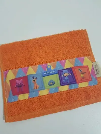 Toalha de mão personalizada Pocoyo - artesanato de Innovare Studio
