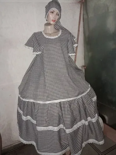 Roupa Preta Velha com Avental - artesanato de Ateliê Ofatemi