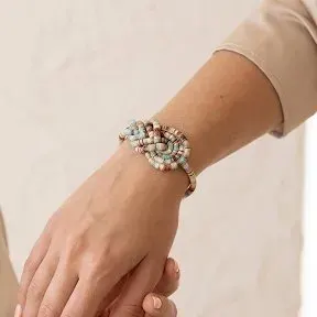 Pulseira em corda étnica - artesanato de Abbracio Bijoux