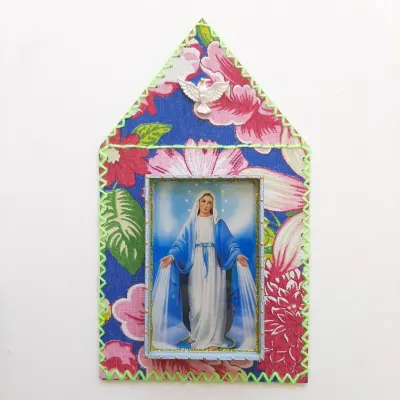 Capelinha N. S. das Graças - artesanato de Estudio Bananeira