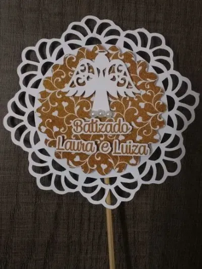 Plaquinha centro de mesa batismo - artesanato de Fina Essência Papelaria Personalizada