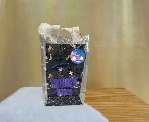 Sacola Transparente Wandinha Personalizado - artesanato de Artmanha Lembrancinhas