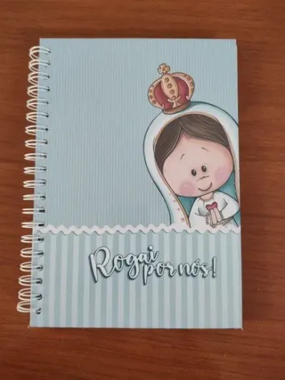 Caderno Capa Dura 1/4 (pequeno) Espiral 48fls - N S Fátima - artesanato de Emejhu Personalizados