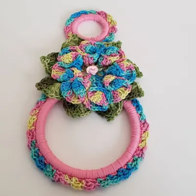 Porta Pano de Prato em Crochê Arco Iris - artesanato de Mari Crochê feito com carinho!