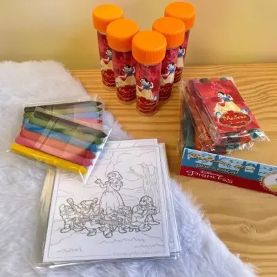 Kit Massinha + Giz + Bolha Branca de Neve Personalizado - artesanato de Artmanha Lembrancinhas