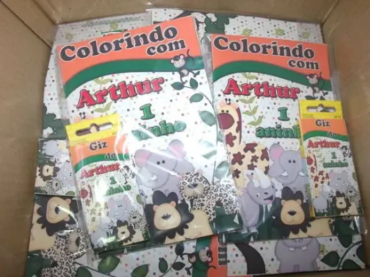Kit colorir safari revista 20x14 e giz - artesanato de PAPCRIE