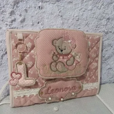 Capa pra caderneta de vacinas - artesanato de Ateliê cantinho do bebê