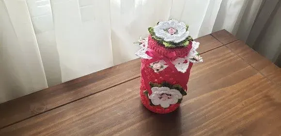 Capa para Potes 500 Grs em Crochê Tulipa - artesanato de Mari Crochê feito com carinho!