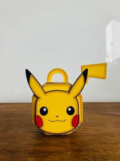 Maletinha Octave Pikachu - artesanato de Fina Essência Papelaria Personalizada