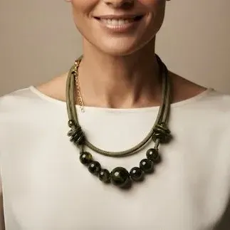 Colar em resina - artesanato de Abbracio Bijoux