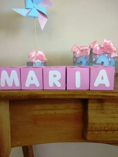 Mini caixa cubo letrinhas - artesanato de Fina Essência Papelaria Personalizada