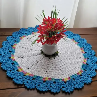 Centro de Mesa em Crochê Barrado Acqua Azul (44 Cm) - artesanato de Mari Crochê feito com carinho!