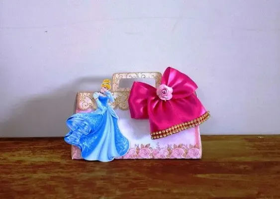 Caixa Bolsinha Princesas - artesanato de Fina Essência Papelaria Personalizada