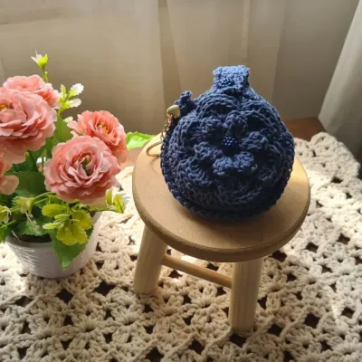 Case em crochê para Fone de ouvidos (Azul Náutico) - artesanato de Mari Crochê feito com carinho!