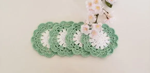 Descanso de Copos em Crochê Verde Piscina (04 Unidades) - artesanato de Mari Crochê feito com carinho!