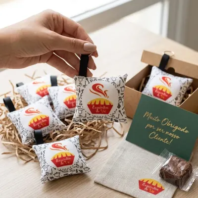 Chaveiros Almofadinha Personalizados com Logomarca | Brinde Corporativo - artesanato de Innovare Studio