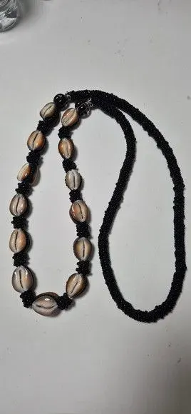 Guia de Exu - Chicote com Buzios - artesanato de BellaOya Guias e Brajas