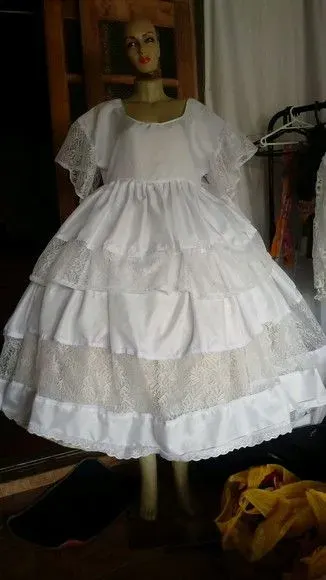 Saia e bata com apliques de renda - artesanato de Ateliê Ofatemi