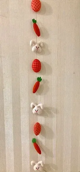 Varal com Enfeites de Páscoa em Feltro 1,50m nº 2 - artesanato de edeatelier