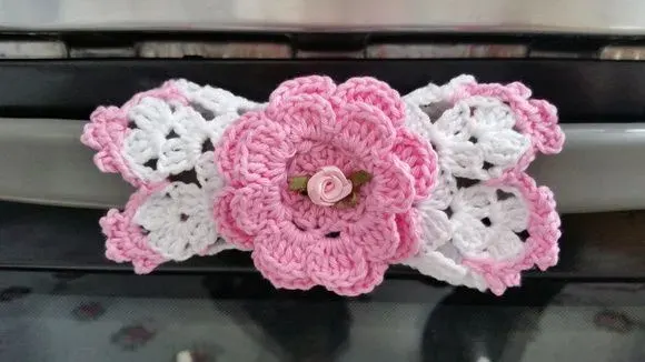Pegador de Arm./fogão Crochê Rosa - artesanato de Mari Crochê feito com carinho!