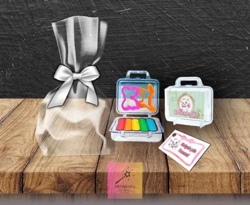 Mini Maleta com Massinhas Marie Personalizada - artesanato de Artmanha Lembrancinhas