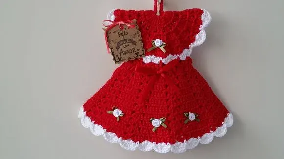 Pegador de Panelas Vestido Tomate (20 cm x 15 cm ) - artesanato de Mari Crochê feito com carinho!