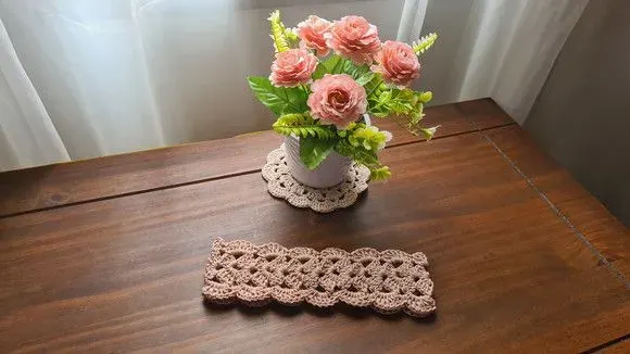 Faixa para Cabelo em Crochê Amêndoa - artesanato de Mari Crochê feito com carinho!