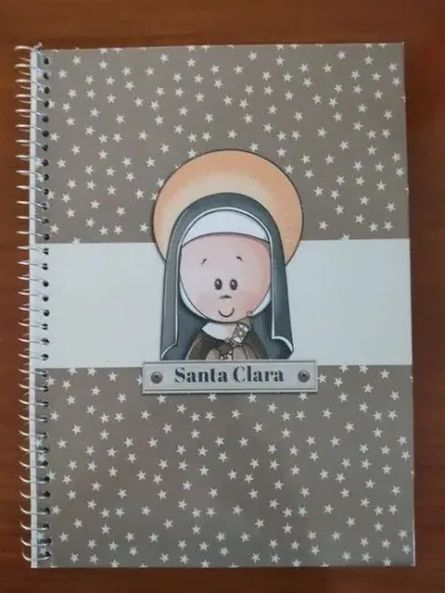 Caderno Capa Dura 1/4 (pequeno) Espiral 48fls Santa Clara 2 - artesanato de Emejhu Personalizados