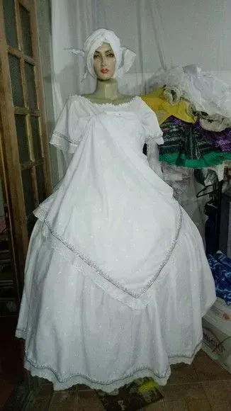 Baiana branca lezy e prata - artesanato de Ateliê Ofatemi