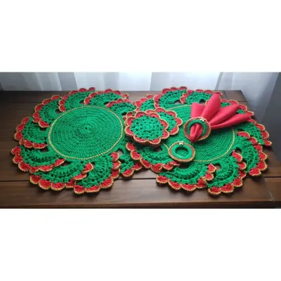 Kit Sousplat em Crochê Verde Vermelho Fio Dourado 02 Pessoas - artesanato de Mari Crochê feito com carinho!