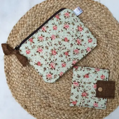 Kit Organizador de Bolsa Artesanal Necessaire + Porta Absorvente - artesanato de Gabi Jodas Ateliê