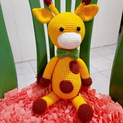 Girafa de crochê - artesanato de Graça Carvalho Crochê