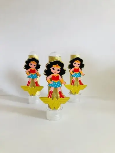 Tubete Mulher Maravilha - artesanato de Fina Essência Papelaria Personalizada