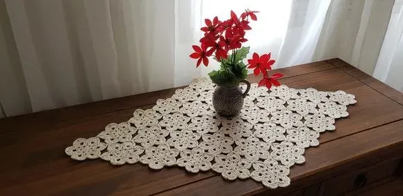 Centro de Mesa em Crochê Mini Flor Cru - artesanato de Mari Crochê feito com carinho!