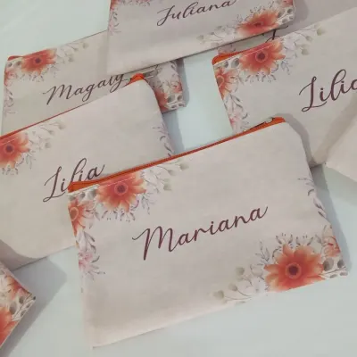 Nécessaire de mão floral com nome - artesanato de PAN Personalizados