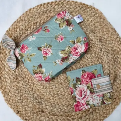 Kit Organizador de Bolsa Artesanal Necessaire + Porta Absorvente - artesanato de Gabi Jodas Ateliê