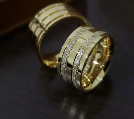 Par Alianças de Noivado Moeda Antiga 10mm + Anel Solitário - artesanato de TM JOIAS