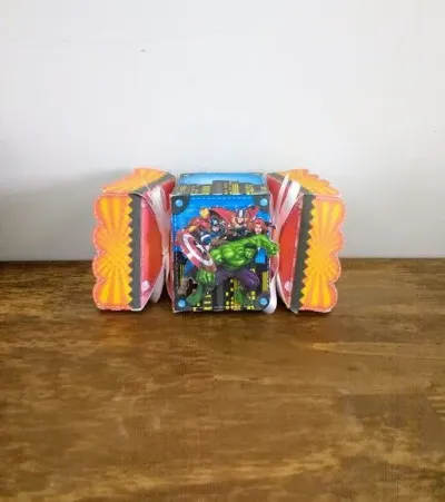 Caixa bala vingadores - artesanato de Fina Essência Papelaria Personalizada