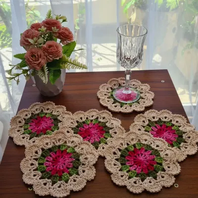 Descanso de Copos Pink Mesclado - artesanato de Mari Crochê feito com carinho!