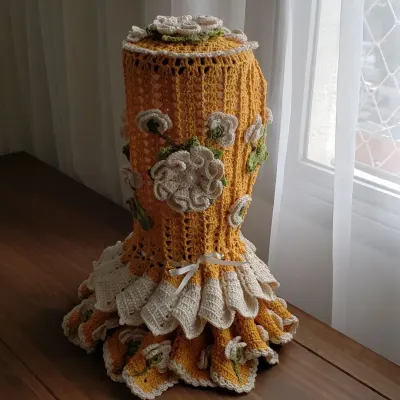 Capa Liquidificador em Crochê Mostarda com Cru - artesanato de Mari Crochê feito com carinho!