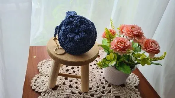 Case em Crochê para Fone de Ouvidos Azul Náutico - artesanato de Mari Crochê feito com carinho!