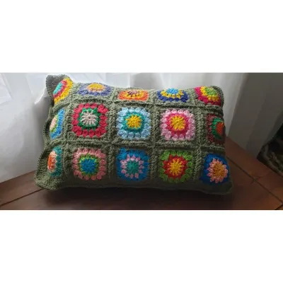 Almofada Colorida 30cm x 50 cm - artesanato de Mari Crochê feito com carinho!