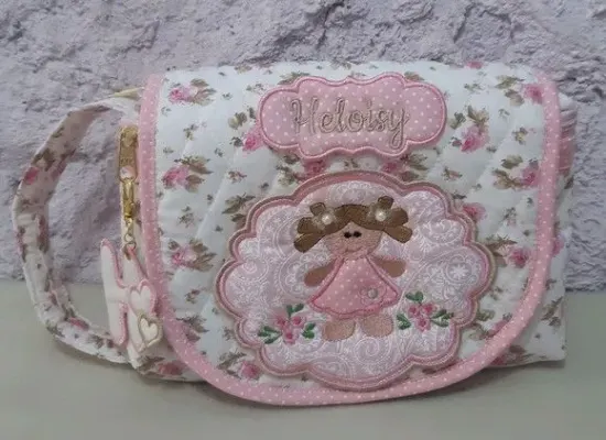 Porta fralda e porta cartão de vacinas - artesanato de Ateliê cantinho do bebê